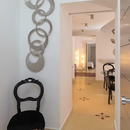 Etnart Gallery House *